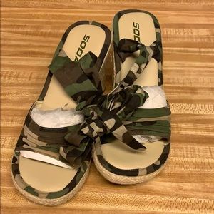 Green Camouflage wedge heel